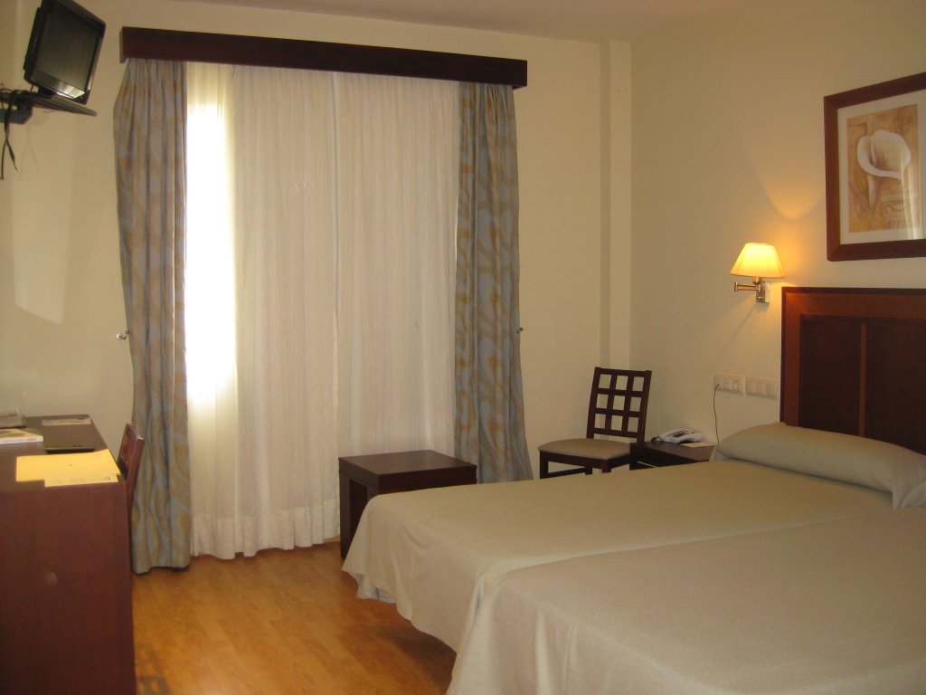 Фото Hotel Santiago de León