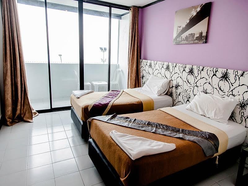 Фото отеля 2