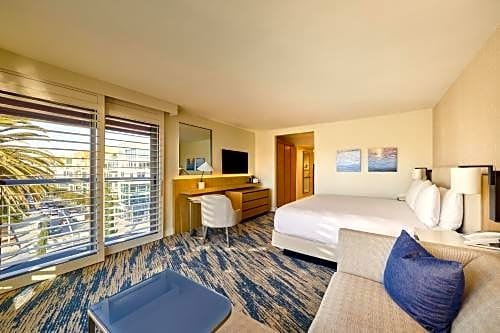 Фото Loews Santa Monica Beach Hotel