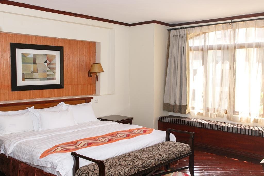 Фото Laburnam Courts