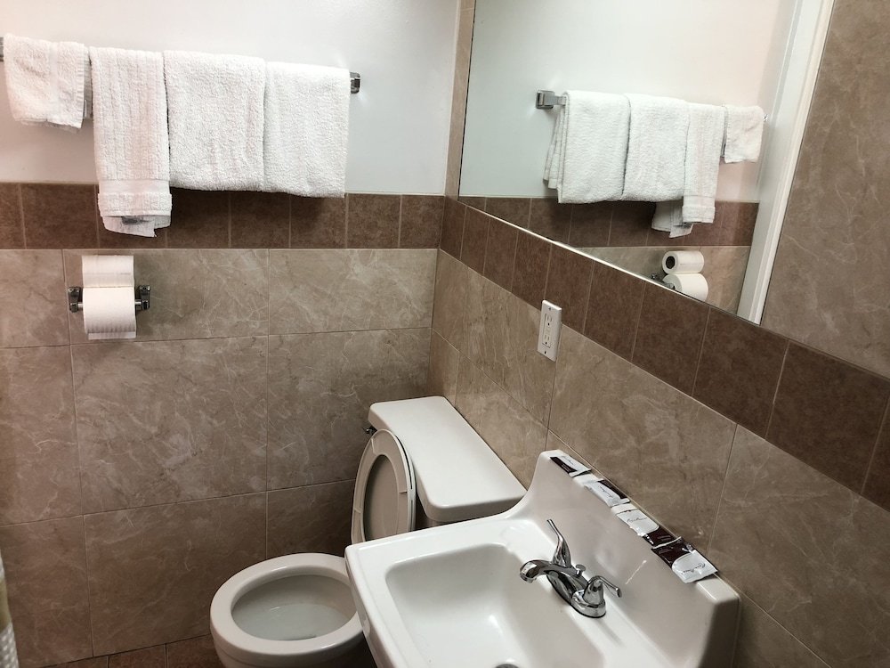 Фото A Fisher's Inn Motel