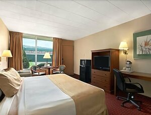 Гостиница Days Inn by Wyndham Butler Conference Center