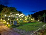 Hongcheon Gogh and Sunflower Pension