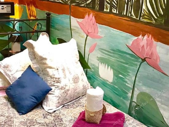 Фото Strange Uncle B&b