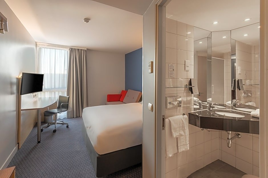 Фото Holiday Inn Express Saint-Nazaire