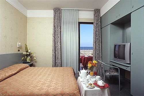 Фото Hotel Ambassador