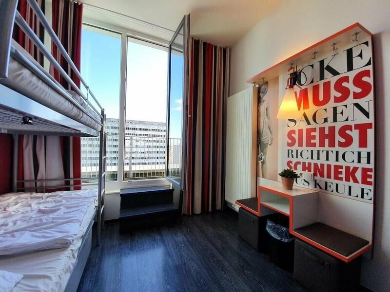 Хостел One80º Hostel Berlin в Берлине