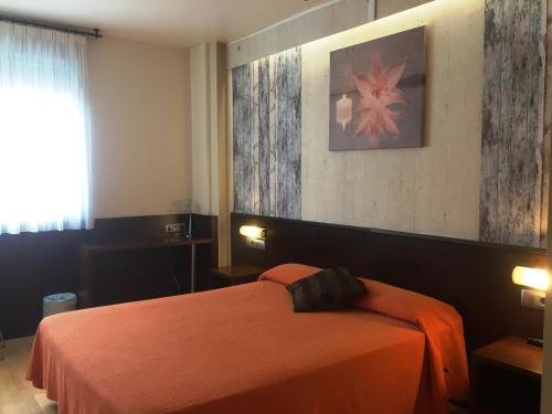 Фото Hostal Nirvana