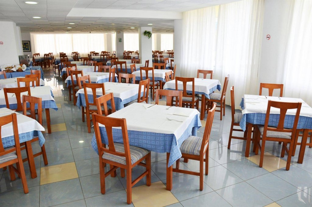 Фото The Blue Apartments by Ibiza Feeling