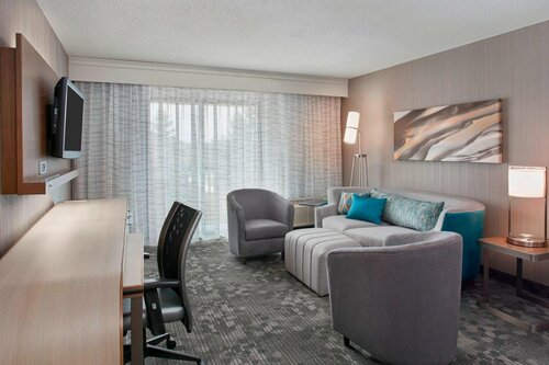 Гостиница Courtyard by Marriott Detroit Pontiac/Auburn Hills в Понтиаке