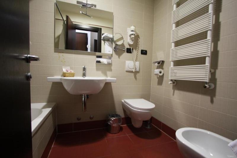 Фото Merulana Inn