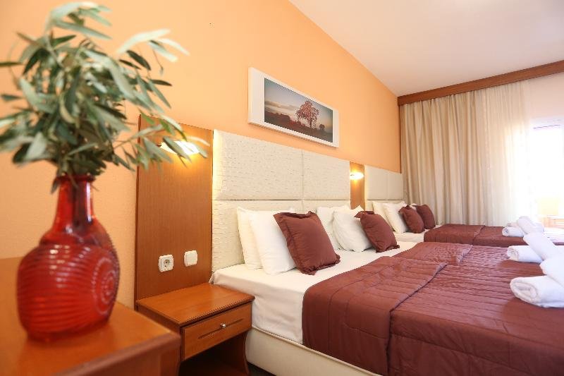 Фото Aloni Hotel