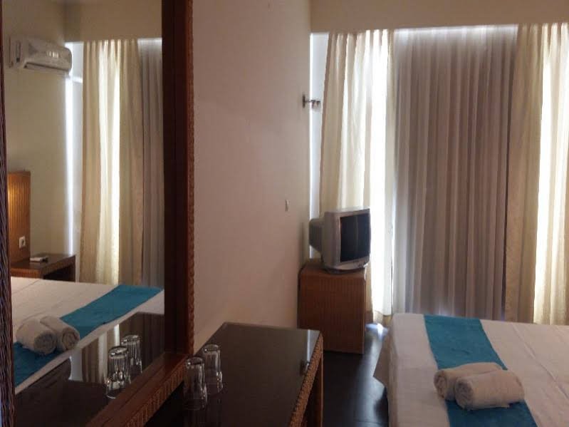 Фото Ellia Hotel