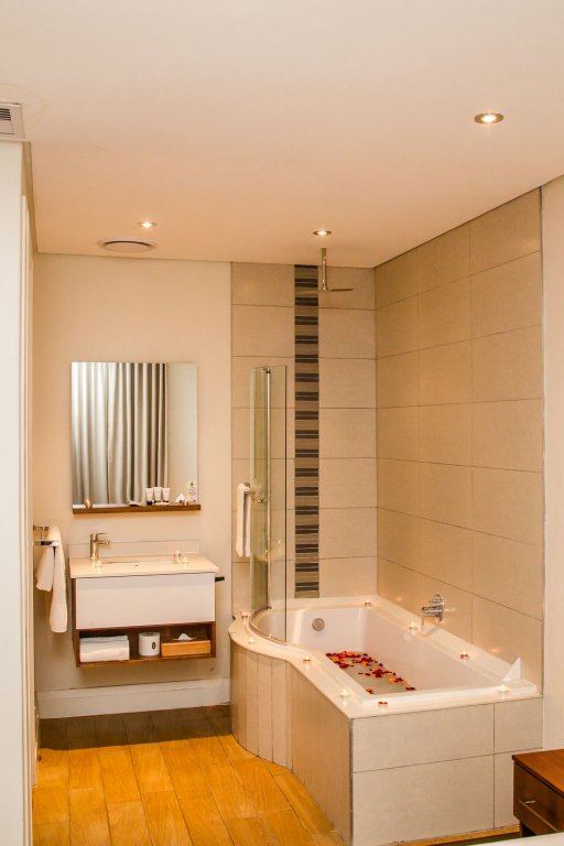 Фото The Residence at Urban Park