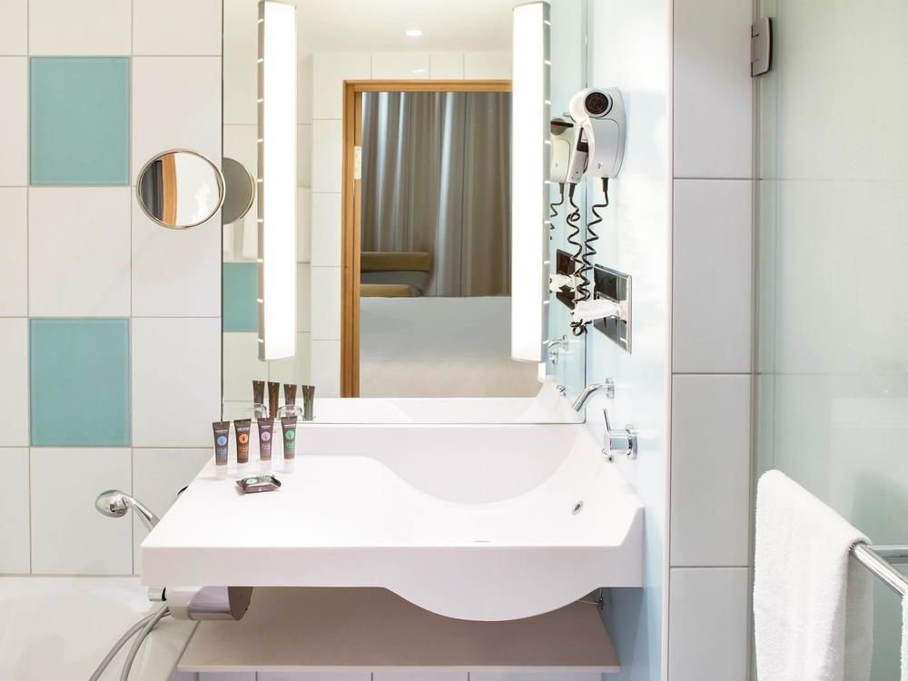 Фото Novotel Hamburg City Alster