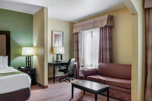 Гостиница Quality Inn & Suites Slidell