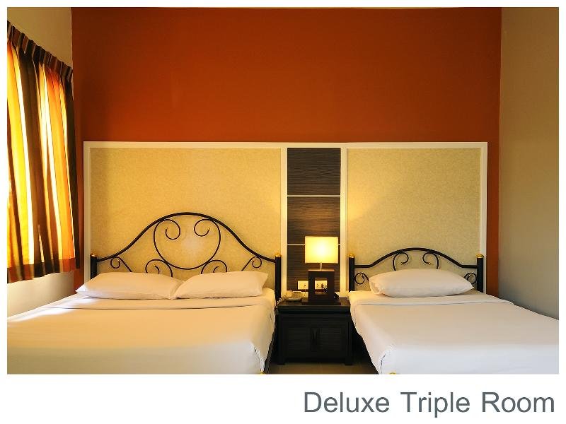 Фото Rambuttri Village Inn & Plaza