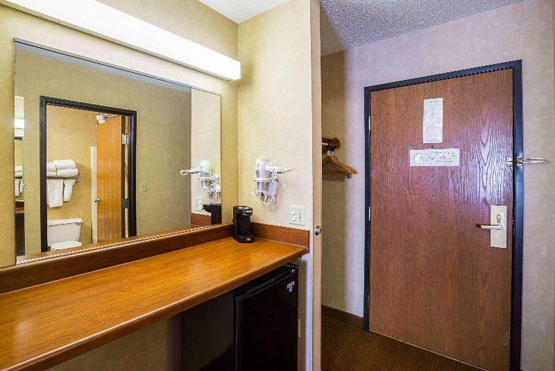 Фото Quality Inn Mitchell