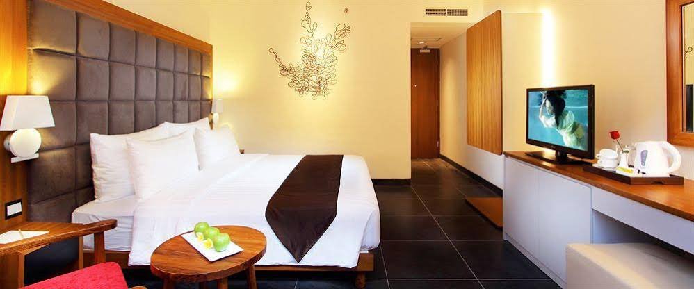 Фото Отель The 101 Bali Fontana Seminyak