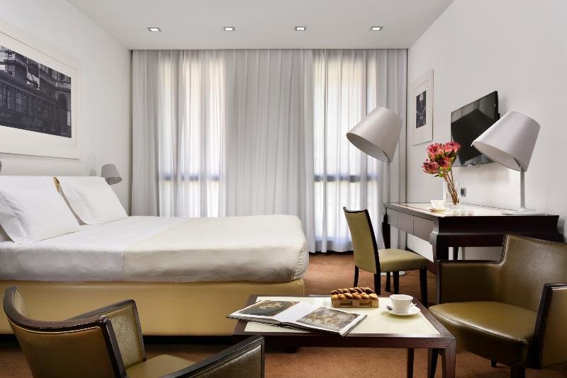 Фото UNAHOTELS Cusani Milano