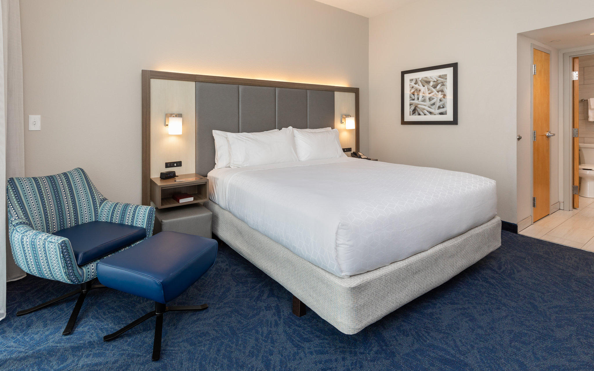 Фото Holiday Inn Express Pensacola Beach, an Ihg Hotel