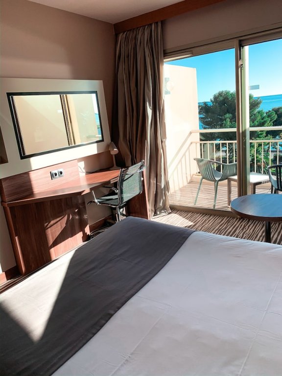 Фото Holiday Inn Cannes