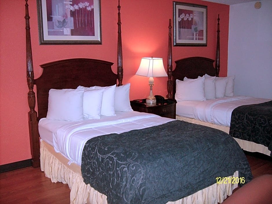 Фото Charleston Grand Hotel