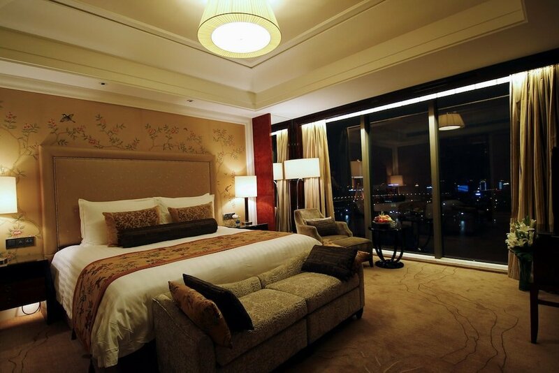 Гостиница Wyndham Grand Plaza Royale Oriental Shanghai в Шанхае