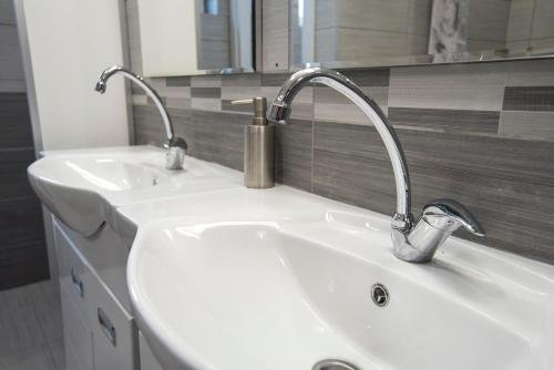 Фото Bloom Inn Hotel & Hostel