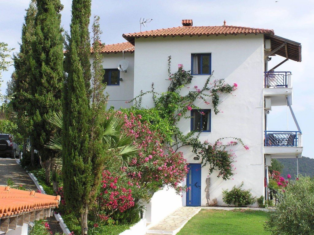 Фото отеля 1