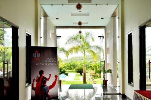 Фото Hotel Sadhana Executive