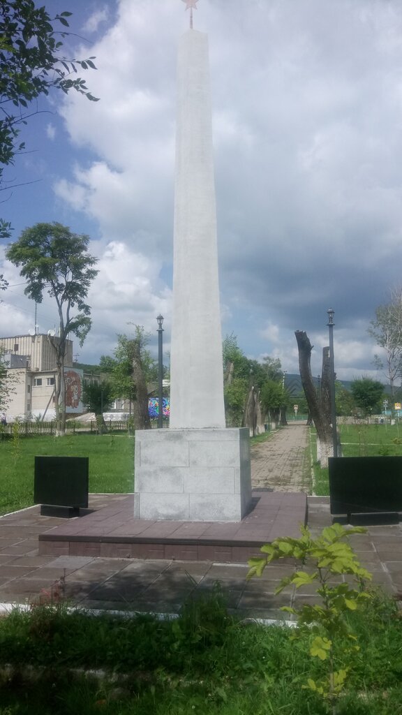 Памятник, мемориал Памятник в честь воинов-земляков, погибших на фронтах ВОВ, Еврейская автономная область, фото