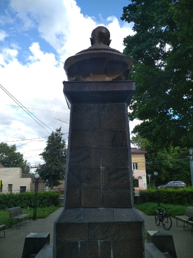 Monument, memorial Бюст Д.Е. Кравцова, Bryansk, photo