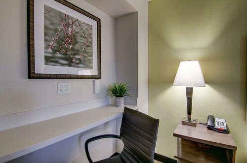 Гостиница Candlewood Suites Richmond - West Broad, an Ihg Hotel