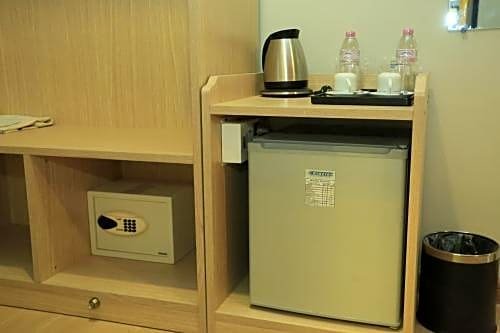 Фото Wh Hotel & Service Apartment