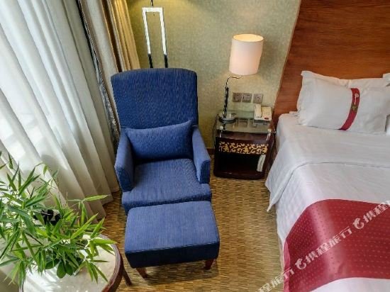 Фото Holiday Inn Chengdu Century City East Tower