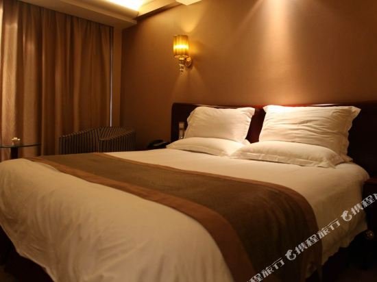 Фото Ambassador Hotel