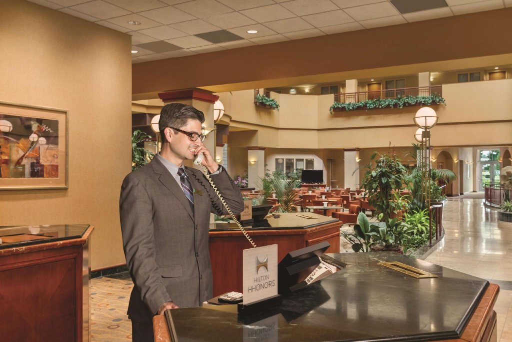 Фото Embassy Suites by Hilton Portland Airport