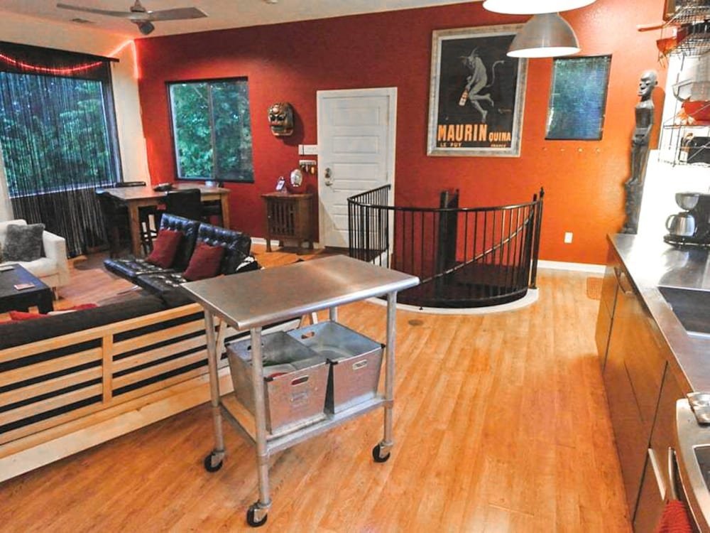 Фото 3br 2ba Rooftop Deck East Downtown by RedAwning