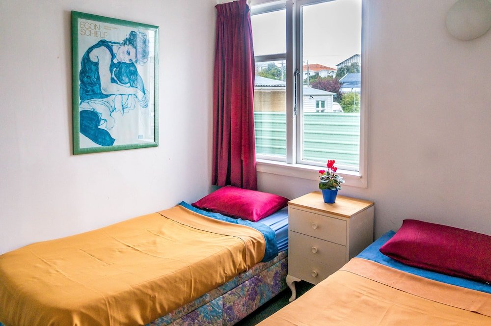 Фото 42b College House - Hostel