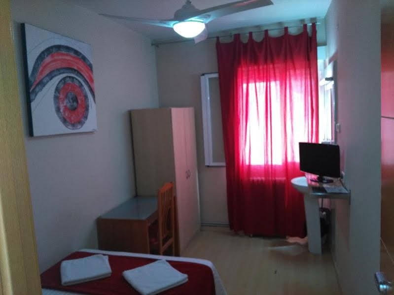 Фото Hostal Falfes