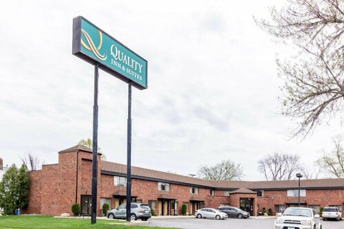 Гостиница Quality Inn & Suites Mayo Clinic Area