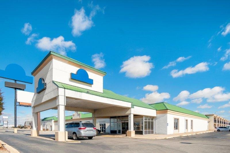 Фото Oyo Hotel Oklahoma City South I-35 and Se 29th