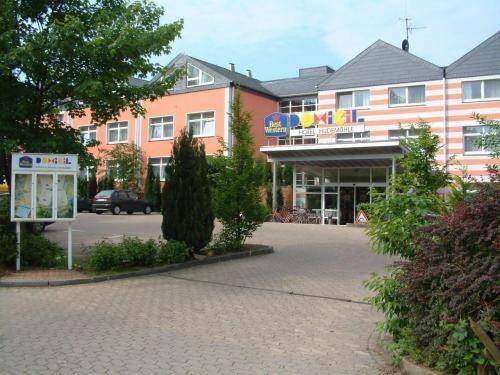 Гостиница Michel & Friends Hotel Lüneburger Heide Hotel