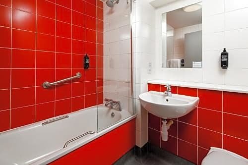 Фото Ibis budget London Bromley Town Centre