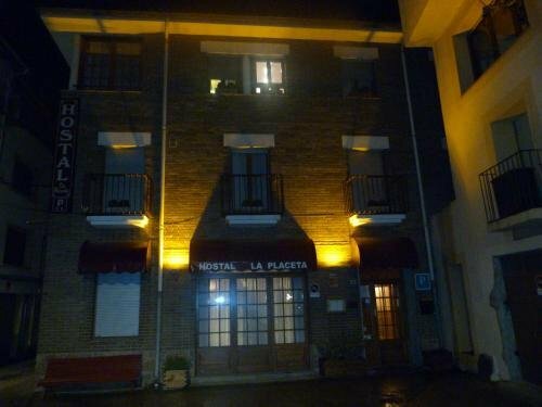 Hotel Hostal La Plaçeta, Catalonia, photo