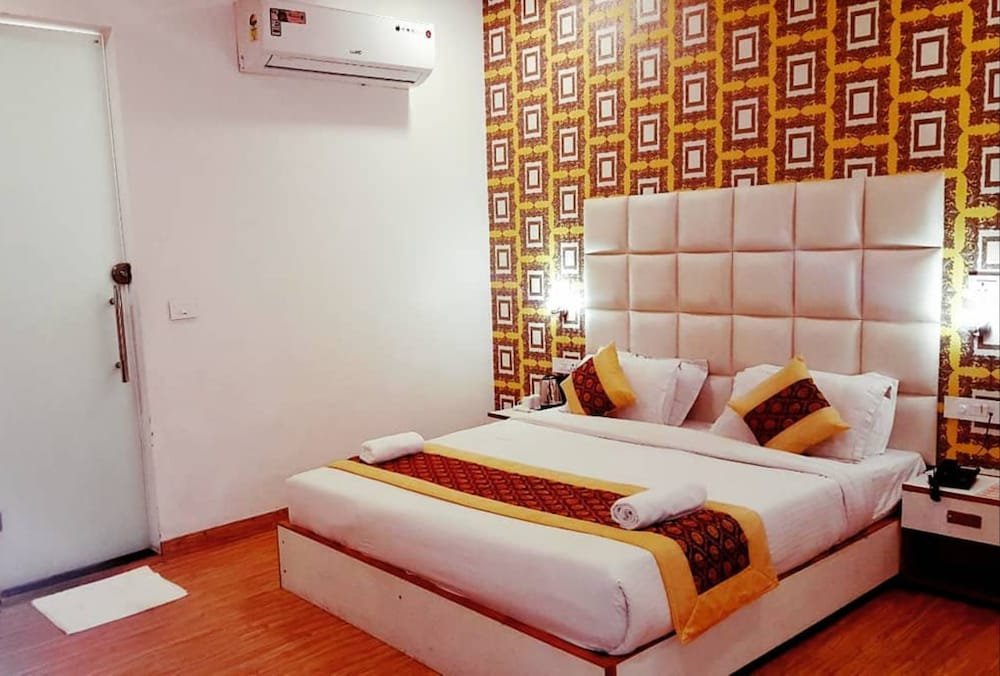 Фото Chanson Hotel