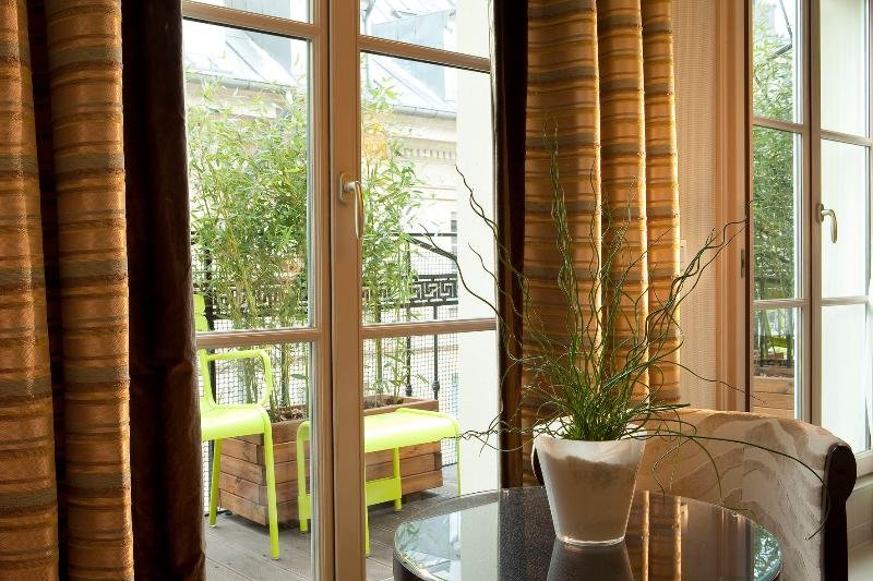 Фото Hôtel Le Petit Paris