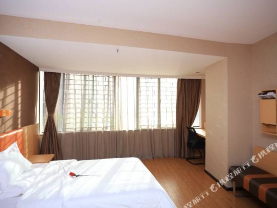 Фото 7 Days Premium Chongqing Jiefangbei Hongyadong Wan