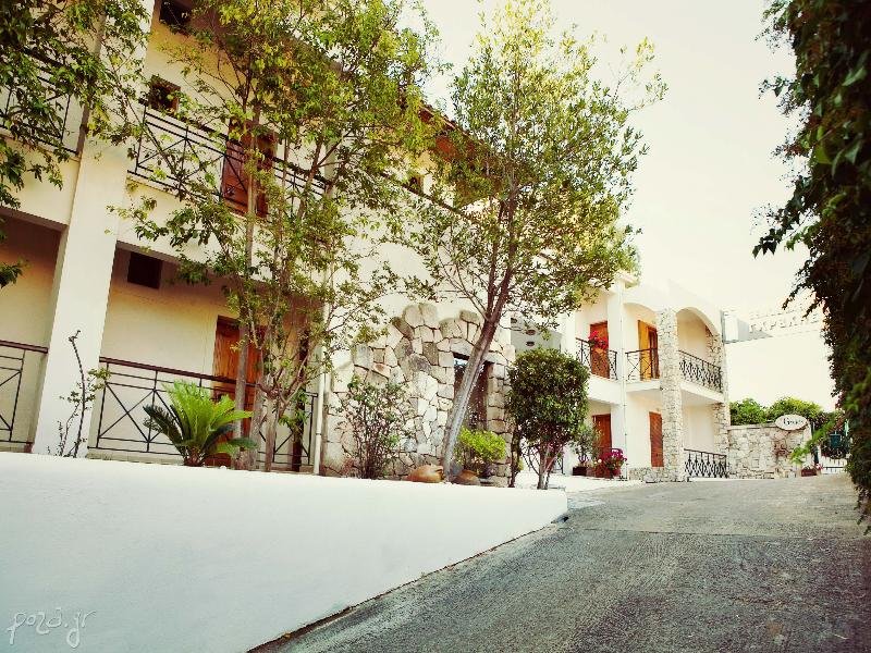 Фото Grekis hotel & Apartments